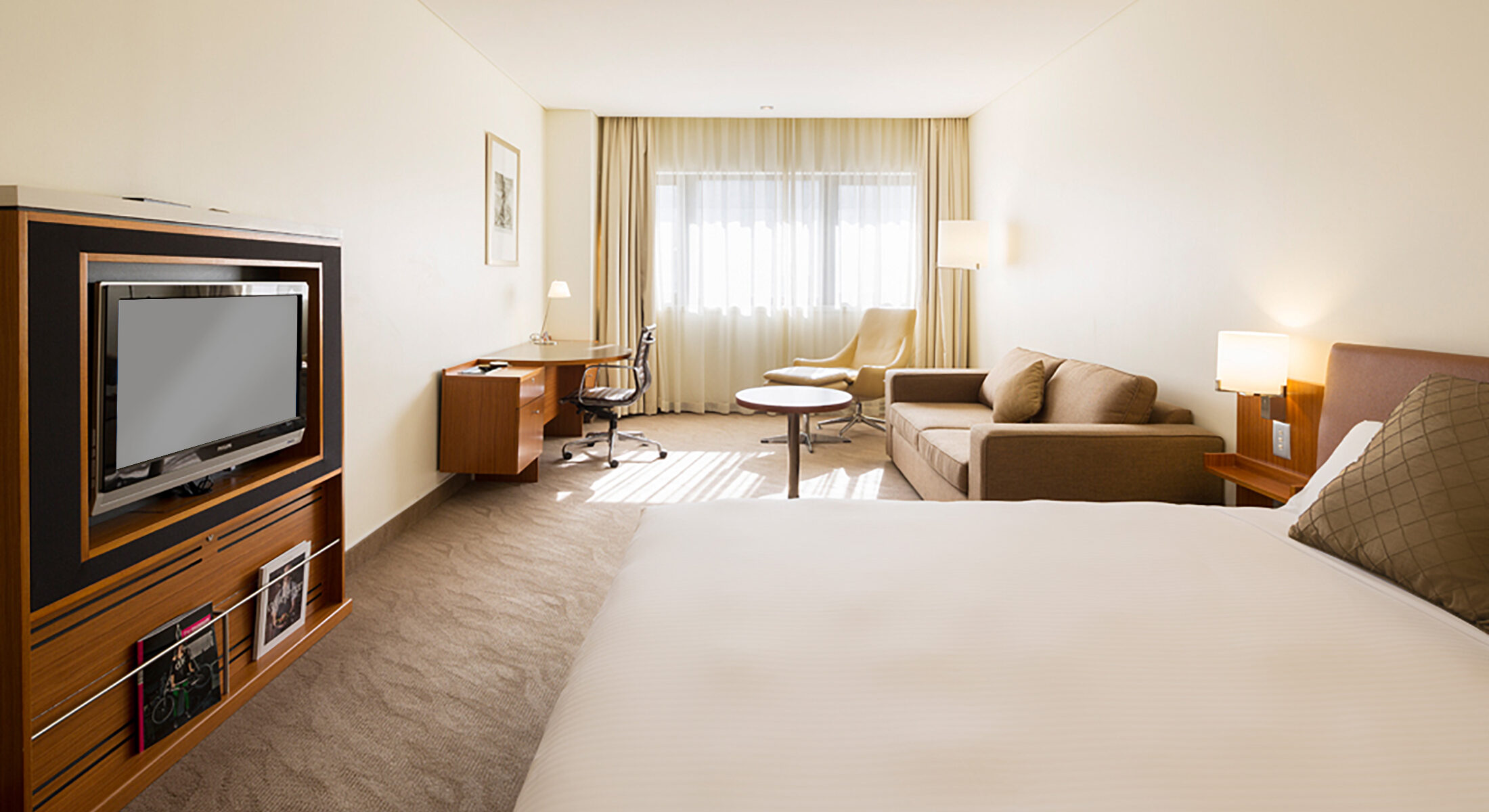 Executive king room Novotel Canberra